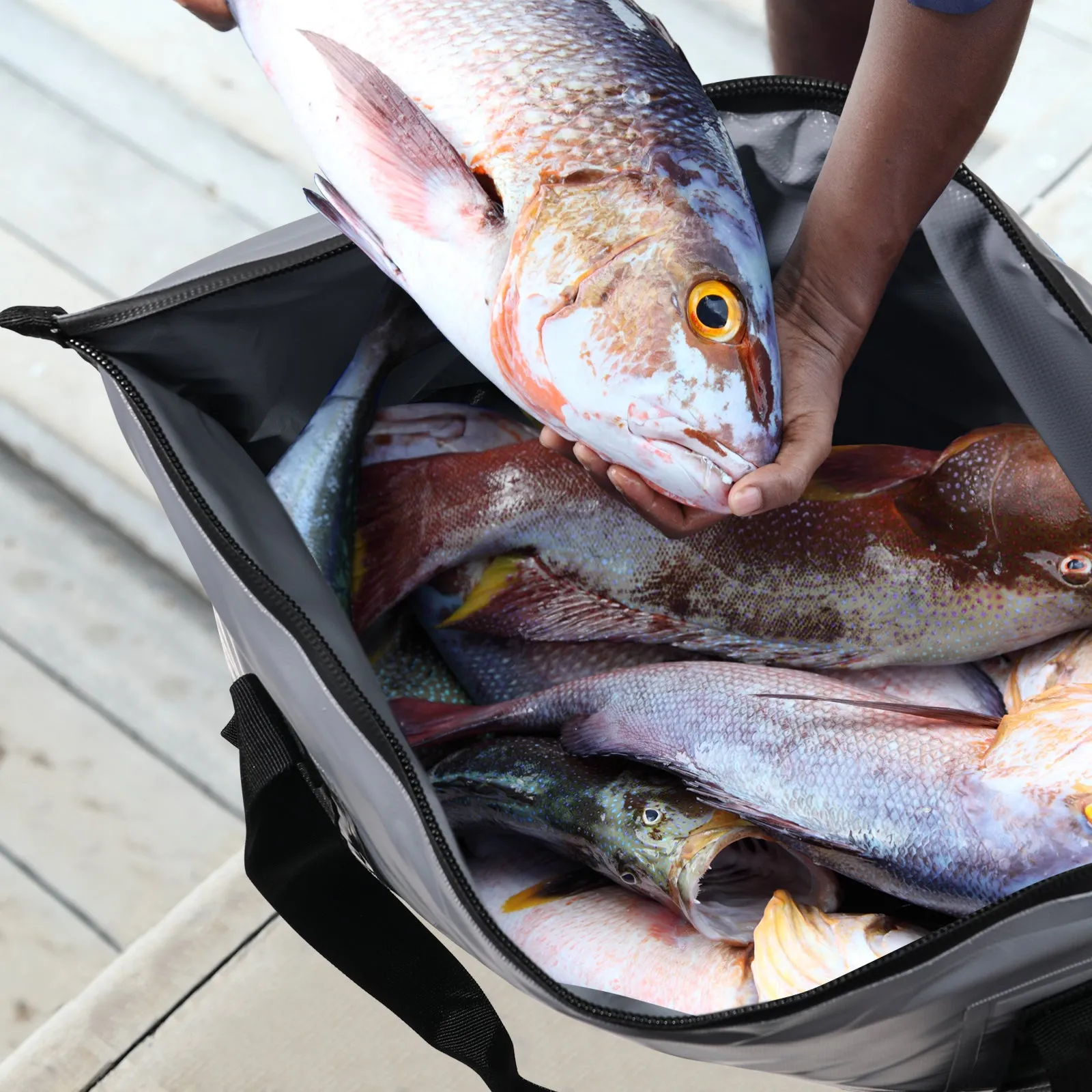 26L Insulated Fish Bag Cooler With Flat Bottom