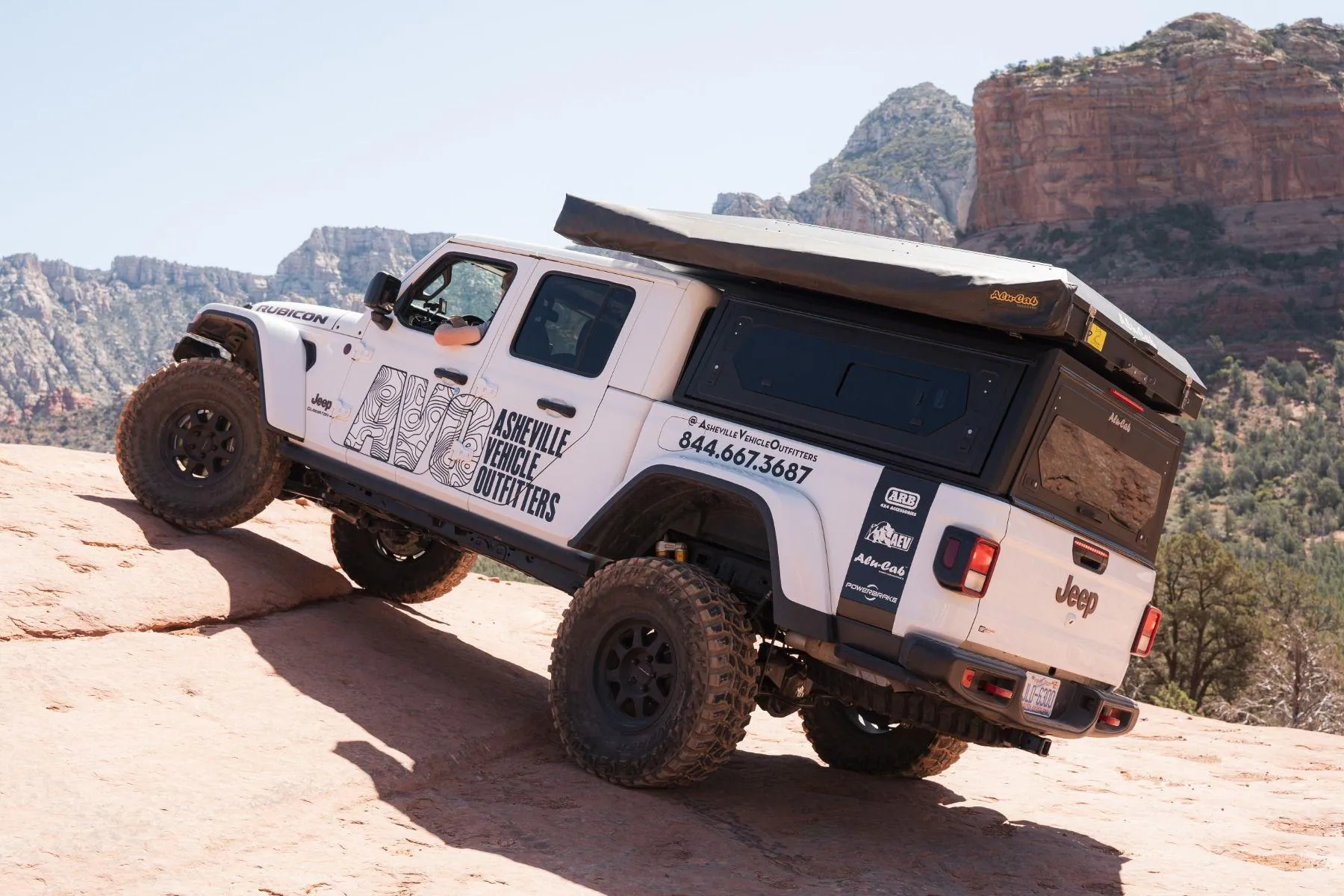 ALU-CAB CONTOUR CANOPY TACOMA SHORTBED 2016  WITH SIDE WINDOWS