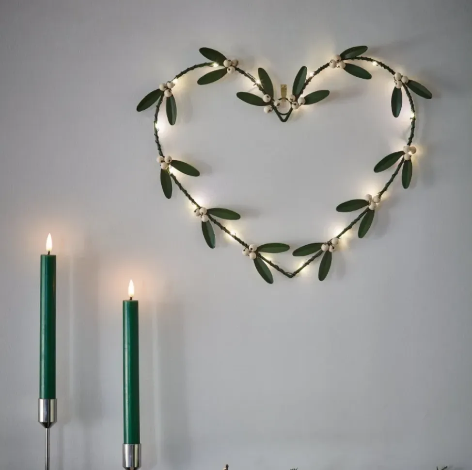 Mistletoe Heart - Battery Powered